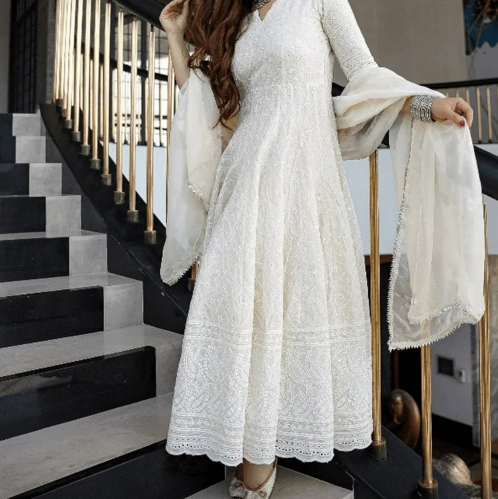 Elegant  Off White Lace  Pakistani/Indian Used Once In Great Condition